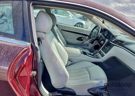 2009 Maserati Granturismo z USA, uszkodzony, nr VIN ZAMGJ45A890042767